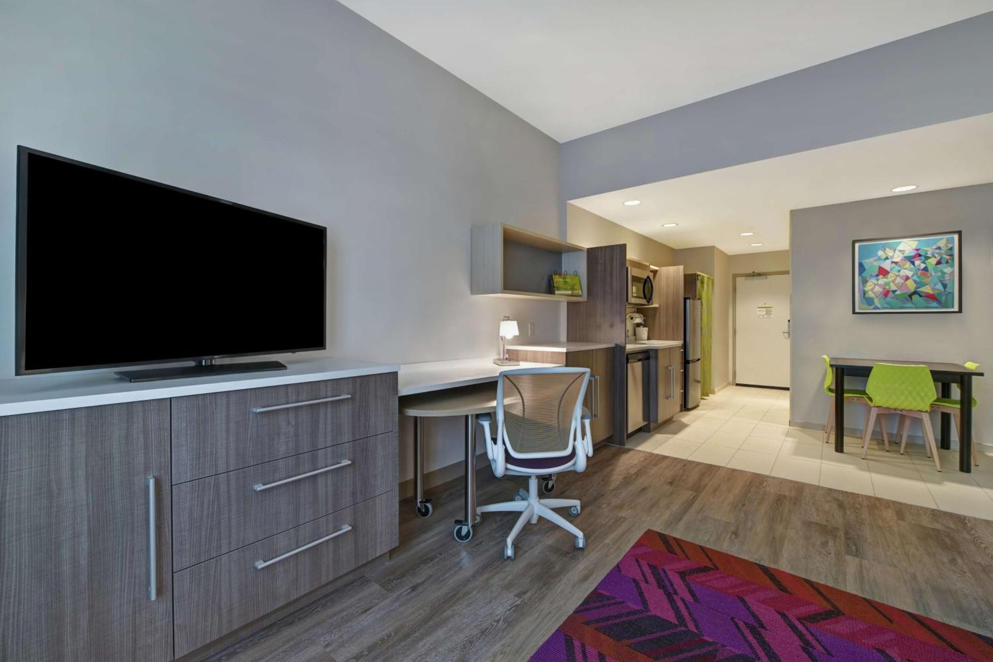 Home2 Suites By Hilton West Palm Beach Airport Cloud Lake Exterior photo