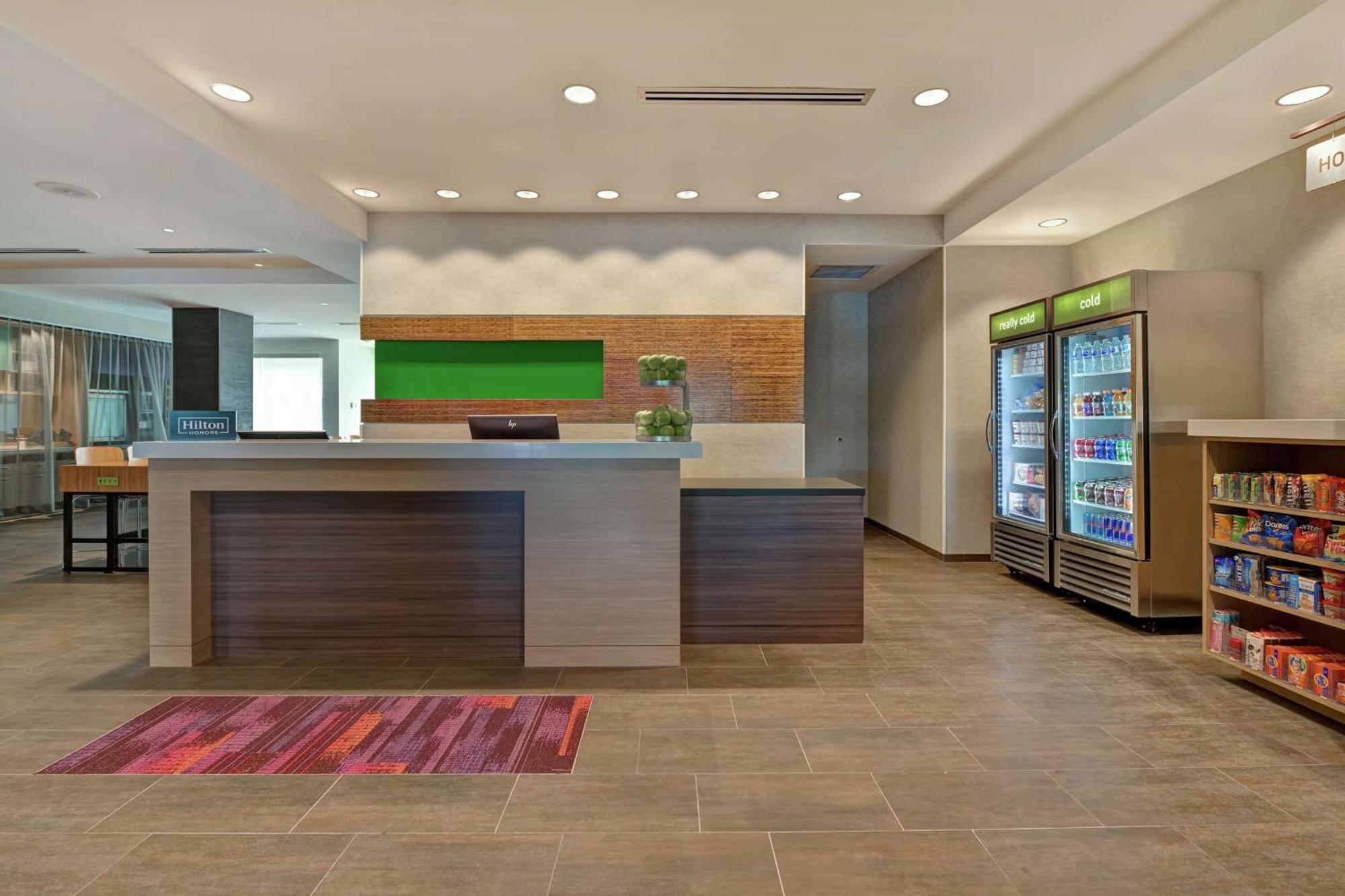 Home2 Suites By Hilton West Palm Beach Airport Cloud Lake Exterior photo